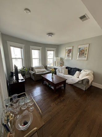 Living Room - Beautiful Updated 3 Bedroom in Dorchester near Bus/Train Easy Commute to School! Apartments