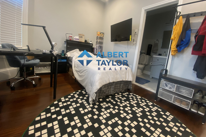 Bedroom - BEAUTIFULLY RENOVATED 10Bedroom Home! Steps from BU Campus!