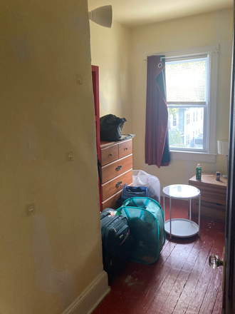 Some items potentially for sale - Room available in shared 5-bed house