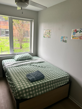 Bedroom - Winter & Spring term UO Apartment Housing relet