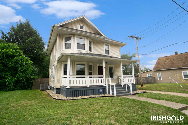 Front - 602 Corby Boulevard House