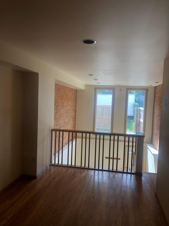 Middle level facing rear atrium - 2br - 1092ft2 - 2BD/1.5BTH, UNIQUELY BEAUTIFUL Home for Rent in Ridgely's Delight!!!