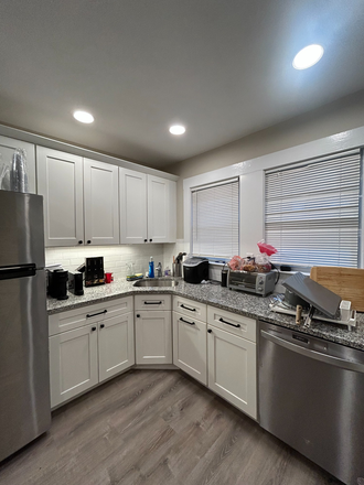 Kitchen - SPRING 2026 SUBLEASE AVAILABLE!! Apartments