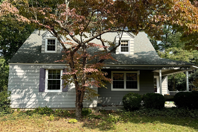  - Quaint Cottage steps Away From VT Campus