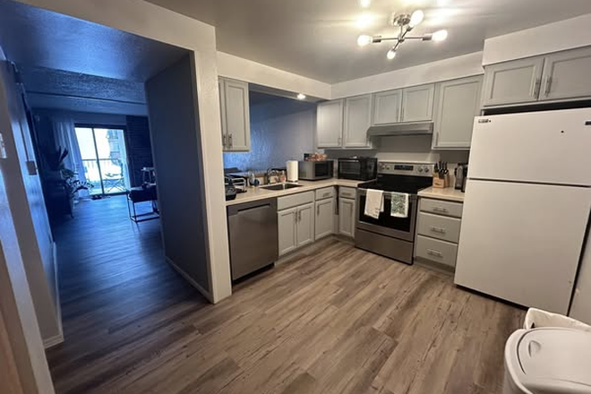 Kitchen - Spanish Towers 2 bed/ 1 bath unit