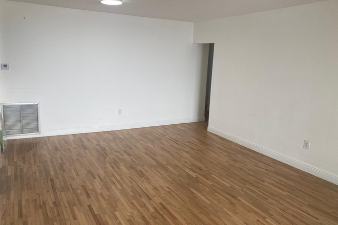 Main Room - NEW MODERN DUPLEX WITH 4 LARGE BEDROOM/2 FULL BATHROOMS CLOSE TO UM CAMPUS ON PONCE DE LEON BLVD Duplex