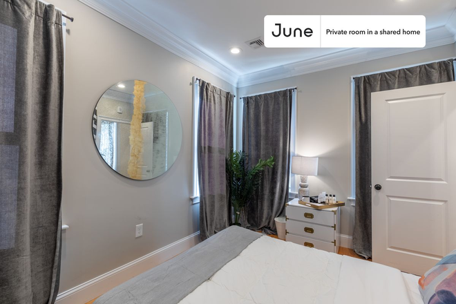 Photo - Private bedroom in 3 bed/1 bath Home