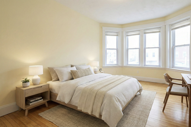 Unit - NEWLY RENOVATED 4 BEDROOM 3 BATH IN BU’S CENTRALS LOCATION AVAILABLE NOW SEPTEMBER 1, 2026! Condo