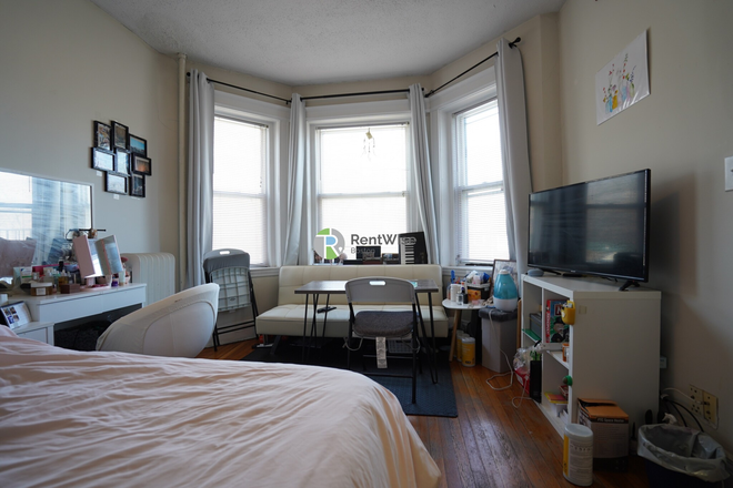 1 - FEB 2026-Sweet Brighton studio, H/HW inc. NO BROKER FEE! Apartments