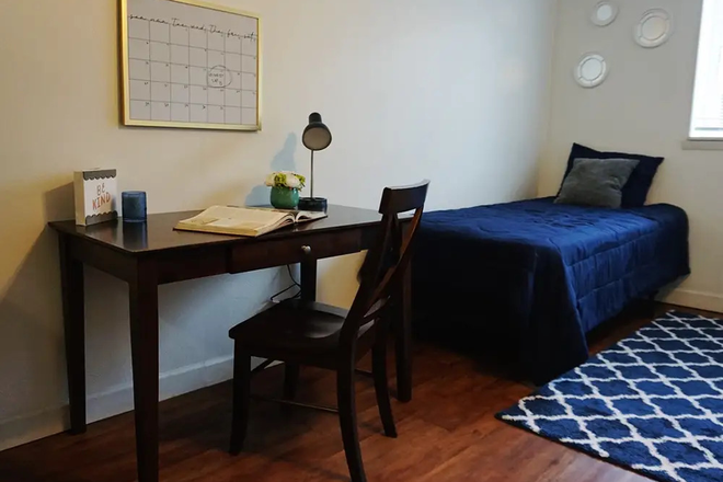 Bedroom - Foster Arms Apartments