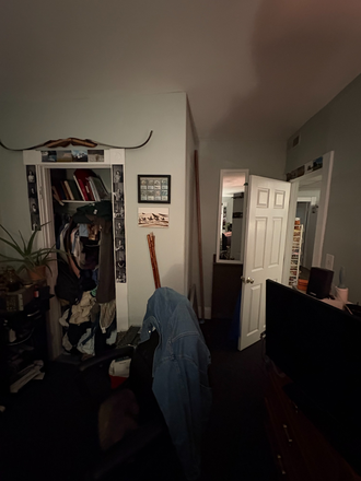 Entrance to Bedroom - Apartment close to campus