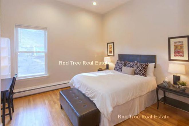 Photo - Harvard Square two bedroom split style with laundry onsite. Apartments