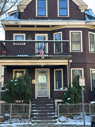 Welcome home to 18 Holyoke Road - One bedroom plus study near Porter T Apartments