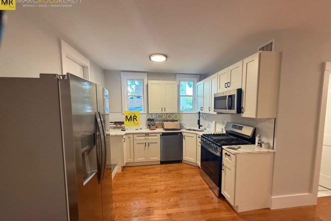 Call NOW for showings! 617-236-8600 - MARGINAL STREET - CHARMING EAST BOSTON 2.5 BED W/ LAUNDRY IN THE UNIT! *AVAIL NOW!* Apartments
