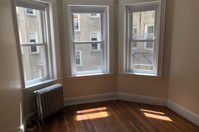 Bedroom-LIVINGROOM - FENWAY Studio on Boylston St., AVAIL **SEPTEMBER 1ST***  NO FEE