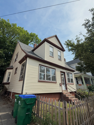 Outside 2 - Furnished bedroom/s close to Tufts. House