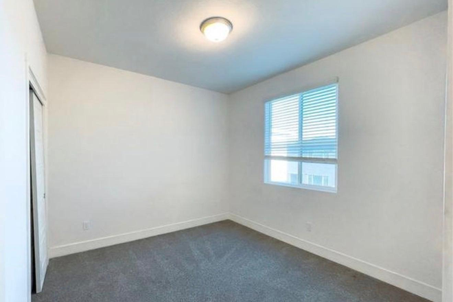 Room - Moraga. Room for rent $600 House