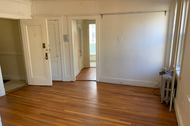 a - NO fee and half month free rent Apartments