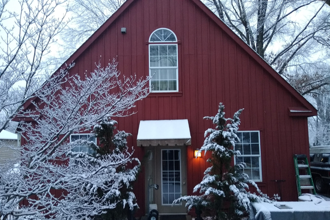 Front of garage - Room in private residence close to campus. House