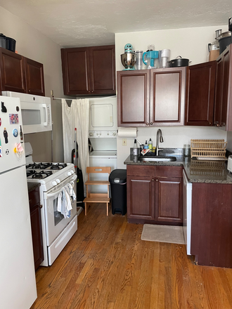 Kitchen - Fully furinished apartment close to Harvard's campus, right next to the Whole Foods and Trader Joe's