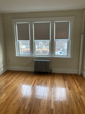 hubrealtyproperties.com - Huge 1 bedroom split, in lovely brownstone, in Brighton Apartments