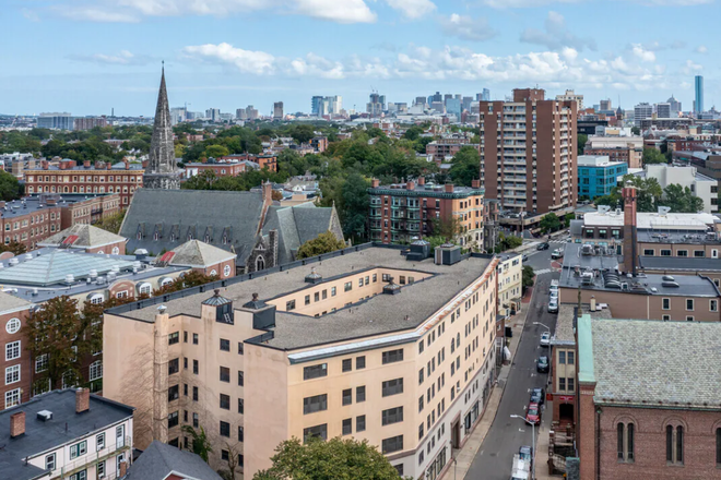 Bird's eye view - Harvard Square Apartments