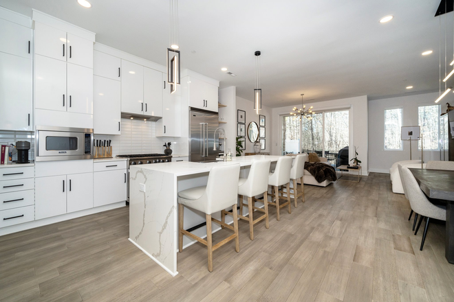 Gourmet Kitchen into Living - 4026 Southpoint Landing Way