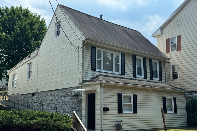 front - Mohn St. Harrisburg House