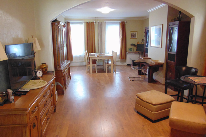 Dining room and TV room - Furnished room w/private bath for female-Stockton St-Hightstown House