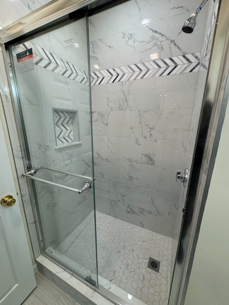 1 - Large Townhome Brand new renovated unit with Full basememt woth wet bar and fridge 9/1