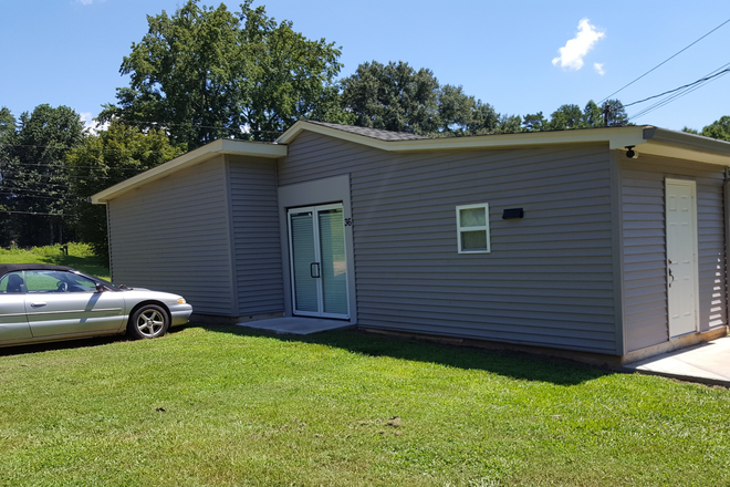 Exterior - 1 bedroom with en suite private bath in 4 bedroom student house 3 miles from campus