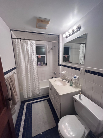 Bathroom - Bedroom sublet Mission Hill summer 2 Apartments