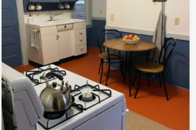 kitchen - short-term rental, Cute 1+ bdrm, Prospect Hill Duplex