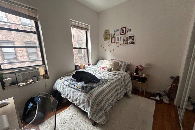 Bedroom - 1 (up to 2) bedroom on Westland Ave (across the Whole Foods and close to campus!)