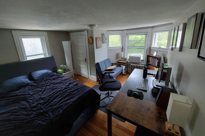 The open bedroom - Sunny & Spacious Open Room in East Watertown