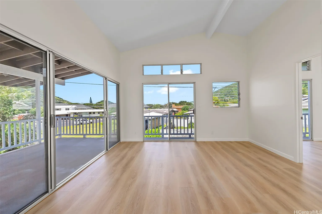 Livingroom - Private fully renovated 2 bed 1.5 bath Apartments