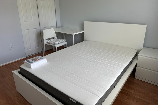 Bedroom 2 - Available for Semester - Winter / Spring 2026 or One Full year lease  - 0.3 miles from UMD Townhome
