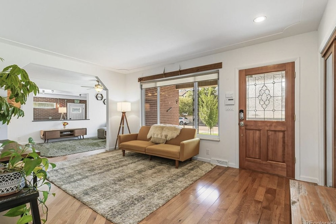 Foyer - Beautiful 1/4 Acre Ranch Home in the City