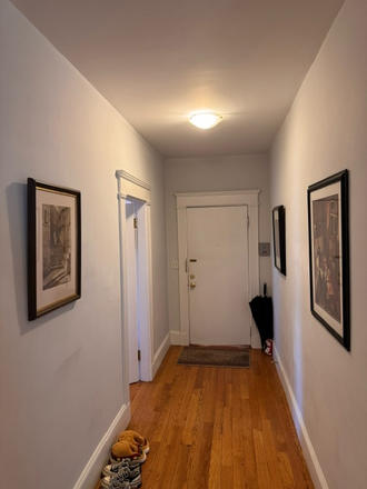 Main hallway from entry - Condo close to campus