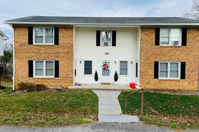 Photo - 2 Bedroom, 1.5 Bath Apartments