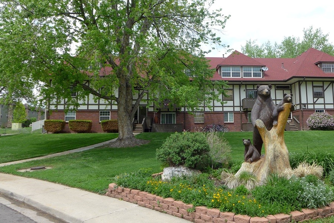 1 - Wonderful Pet Friendly 1 Bedroom in North Boulder. Available August 5th! Condo