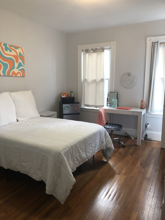 . - 2 Full Bath, Washer and Dryer in unit, Large Bedrooms Apartments