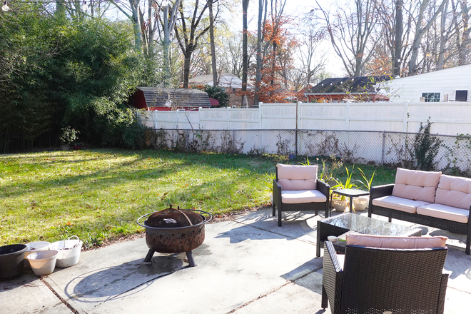 Pet Friendly Student Apartments Near University of Maryland - Off 
