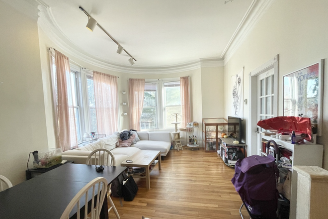 bostonrealtyonline.com - Refreshing Updated 3-Bed with Water Included Apartments