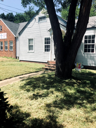 Front lawn view - 4-bedroom house across ODU's Webb Center–looking for one more roommate!
