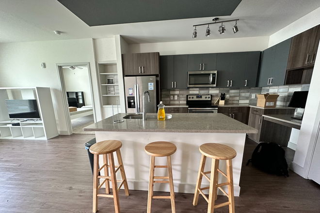 Photo - Furnished Rooms for Students, Close to Campus! Internet, Security & TV included. Fin Aid Accepted!