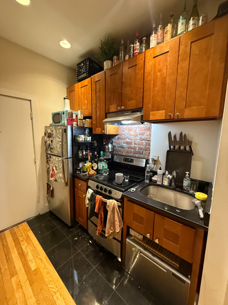 . - Renovated 3-bed on Marlborough St! No broker fee. Contact Will McGowan 617.512.5822