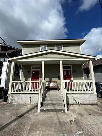 exterior of house - Comfortable house, private room, in Mid-City