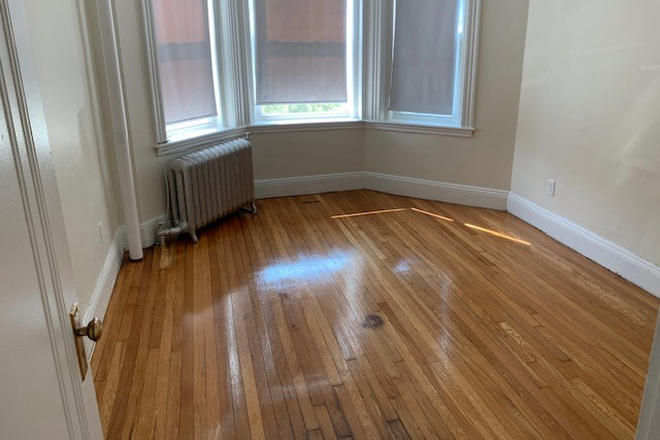 Hub Realty - Roommate Matching Program, available 9/1 Apartments