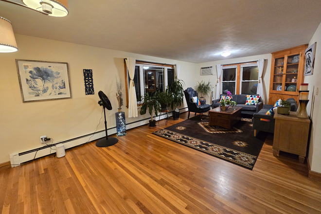 Floor 2 - Entry - Living Room - Comfortable Furnished Residence Close to Bus, Train, and Campuses Rental